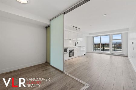 Condo in Vancouver East Side, BC - Photo 2