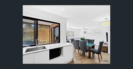 RENOVATED TWO BEDROOM BEACHSIDE APARTMENT - Photo 2