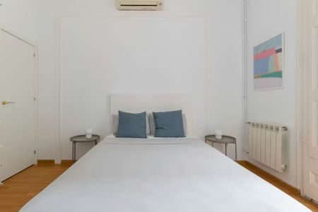 Carrer del Rosselló, Barcelona, Catalonia 08008 - Foto 4