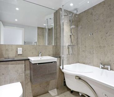 Forming part of this impressive development, this light and bright ... - Photo 2