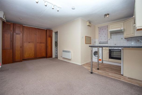 Studio to rent - Photo 1