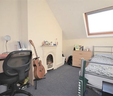 8 bedroom House To Let - Photo 5