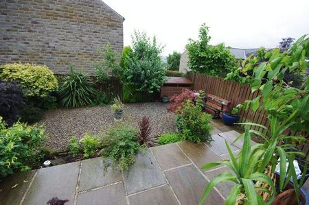 3 bedroom semi-detached house to rent - Photo 2