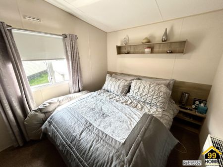2 bed Park Home in New-Dover Caravan Park Low road, Harwich, CO12 3TS - Photo 3