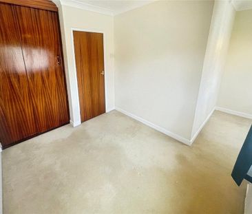 4 bedroom detached house to rent - Photo 2