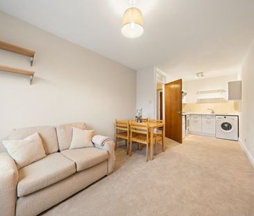 1 Bed Flat, Brook Court, TW8 - Photo 6