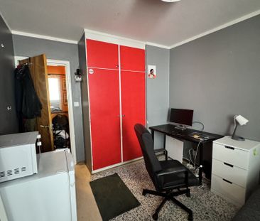 Tempelriddarvägen, Skärholmen - Photo 1