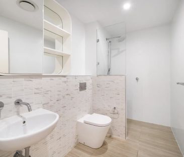 Designer one bedroom plus study apartment - Photo 4