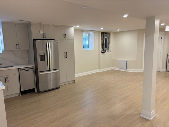 For Lease - 5316 Russell View Road Unit# Bsmnt, Mississauga, Ontario - Photo 1