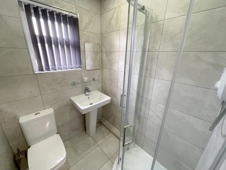 Stamford Street, Liverpool. - Photo 3