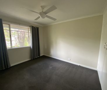 20 Clarence Avenue, Kennington - Photo 3