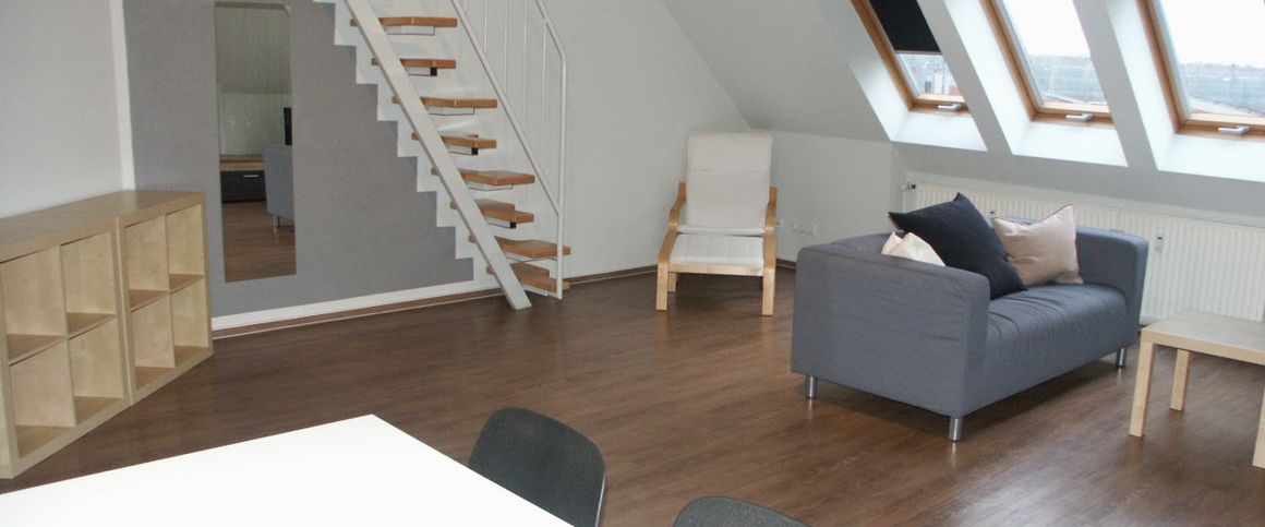 Gartlage, Interessant geschnittene, möblierte Maisonette-Wohnung. - Photo 1