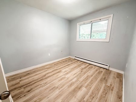 For Lease - 342 Kiwanis Park Drive Unit# 1, London East, Ontario - Photo 2