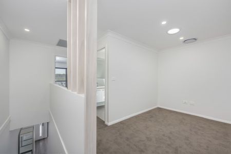 Modern 3-Bedroom Townhouse with Style and Convenience - Photo 5