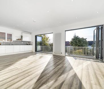 4 bedroom semi-detached bungalow to rent - Photo 3