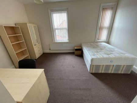 3 Bed Student Accommodation - Photo 4