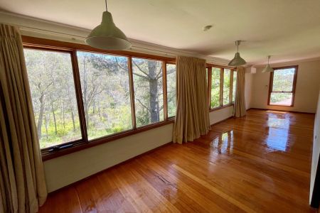 44 Fifth Avenue, Katoomba. - Photo 2