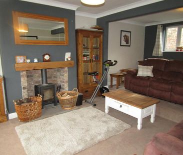 3 bedroom end of terrace house to rent - Photo 6