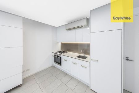 ONE BEDROOM PLUS STUDY IN PRIME PARRAMATTA LOCATION - MUST VIEW - Photo 3