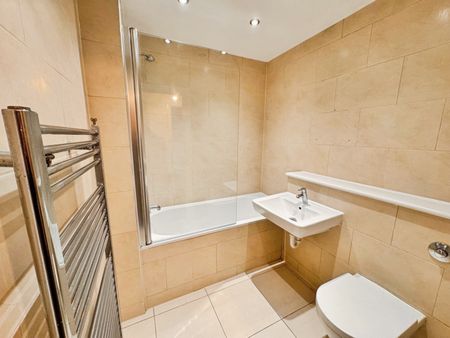 Southend Road, Hockley - Photo 2