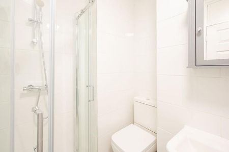 3 bedroom flat to rent - Photo 3