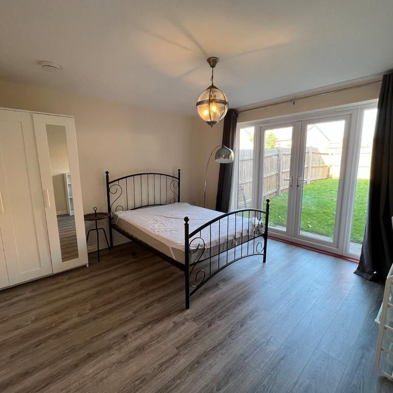 3 bedroom semi-detached house to rent - Photo 1