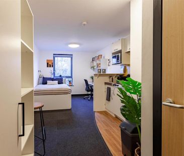 Studio to rent - Photo 1