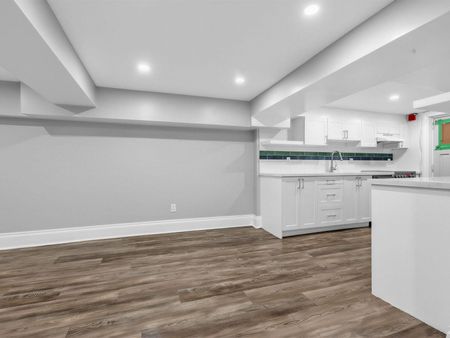 For Lease - 1 Kingswood Road Unit# R, Toronto, Ontario - Photo 5