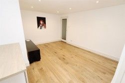 Barnet Lane, Elstree, Borehamwood - Photo 3