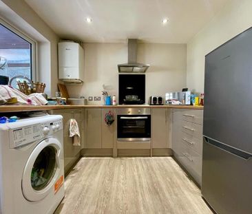 3 bedroom terraced house to rent - Photo 4