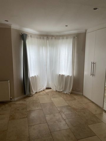 1 Bed Flat, Buckingham Place, BN1 - Photo 3