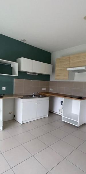 Location Appartement 2 pièces 45m² AMBARES ET LAGRAVE 33440 - Photo 1