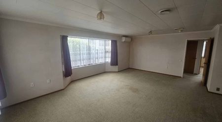 Wonderful Wilson St Town House - Photo 3