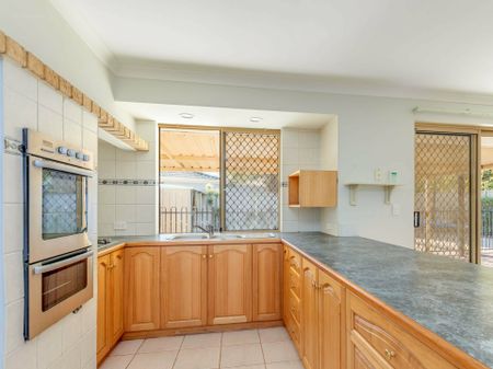 Comfortable Family Living - Photo 5