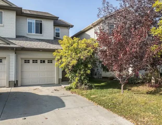 Gorgeous 4 Bedroom Home Rutherford, Pet Friendly | 1970 119A Street Southwest, Edmonton - Photo 1