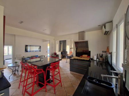 Location Maison 5 pièces 146m² LE ROURET 06650 - Photo 4