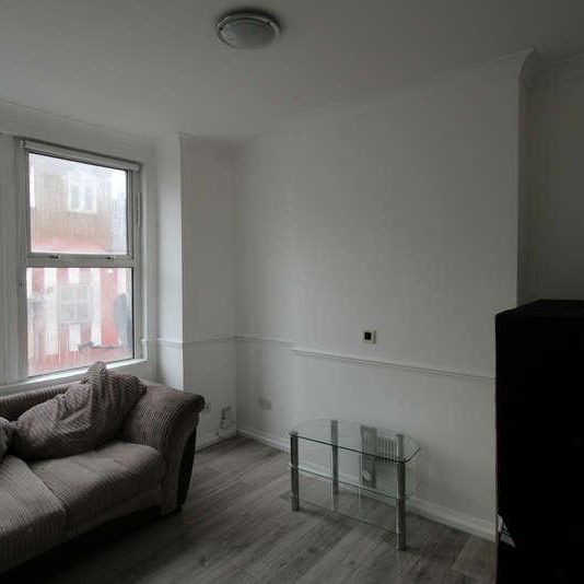 Wealdstone, HA3 - Photo 1