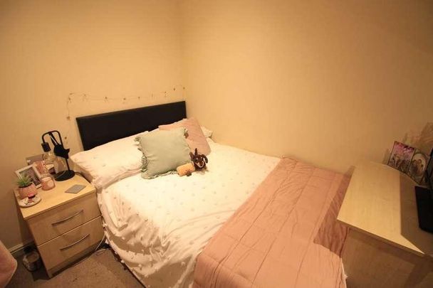 Bandy Fields Place, Broughton, M7 - Photo 1