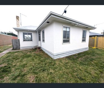 33 Seabeach Parade, North Shore, Vic 3214 - Photo 4