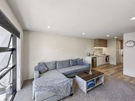 Ideal Epuni Townhouse Awaits! - Photo 3