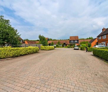 A stunning contemporary three bedroom home in a beautiful courtyard... - Photo 3