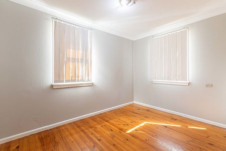 Neat and tidy home in a very central location! - Photo 3