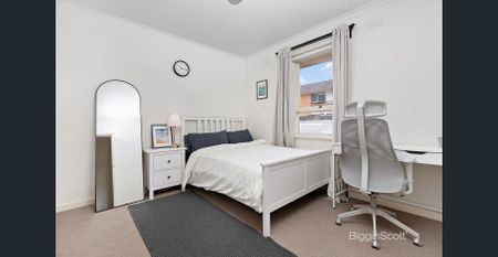 FULLY FURNISHED AND RENOVATED, TWO BEDROOM APARTMENT IN RICHMOND! - Photo 3