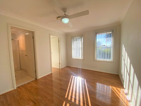 3 Bedrooms Duplex with Extra Study Room and Ducted Air Conditioning - Photo 5
