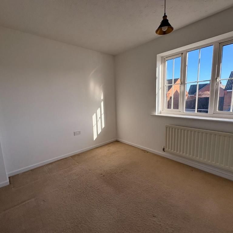 2 bedroom property to rent - Photo 1