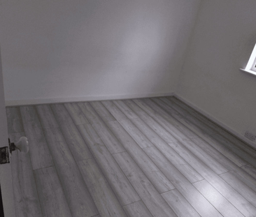 Aluric Close, Grays, RM16 - Photo 3