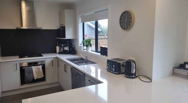 Easy Living in the Heart of Hamilton - Photo 1