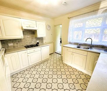 4 bedroom detached house to rent - Photo 6