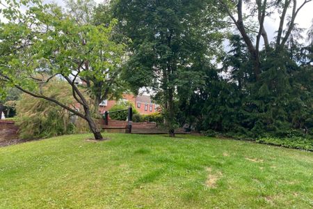 Baxter Avenue - Photo 3