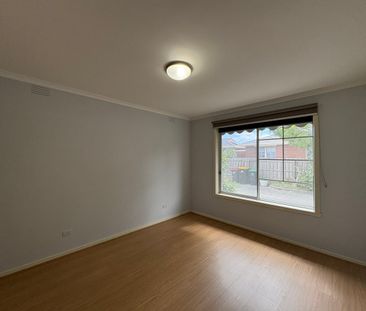 SPACIOUS 2 BEDROOM FRONT FACING UNIT! - Photo 2